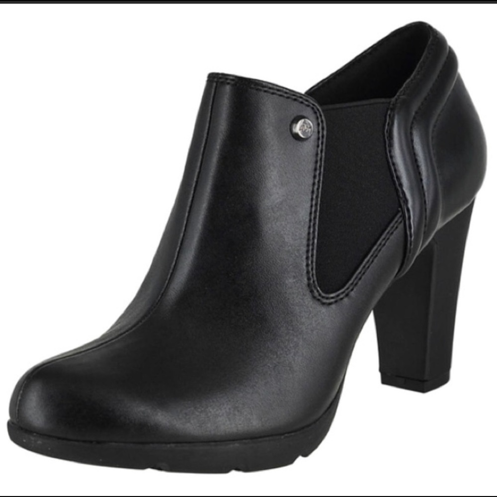 Anne Klein AK Sport 7xPlain black leather booties